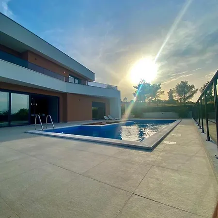 Goldene Ananas Villa Sutivan